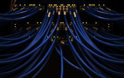 ¿Cómo afecta NVMe a la eficiencia energética de los servidores de web hosting?