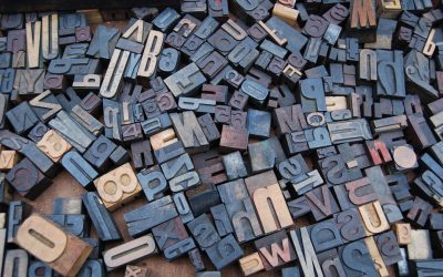 ¿Cómo se optimiza la carga de fuentes web para mejorar el rendimiento?
