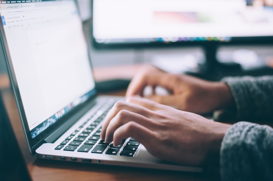 ¿Cómo se puede migrar un sitio web a un nuevo servidor utilizando cPanel?