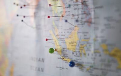 ¿Qué diferencias existen entre dominios de nivel superior (TLD) genéricos y geográficos?